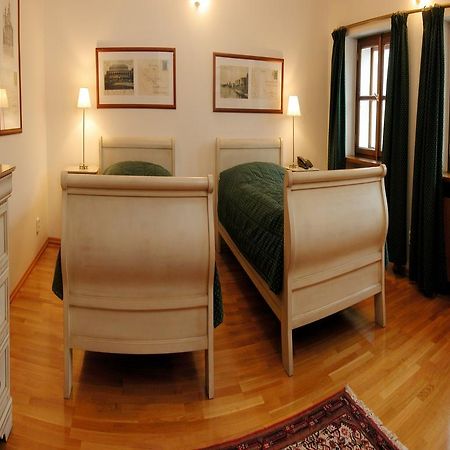 Rezidence Lundborg Hotel Praag Kamer foto