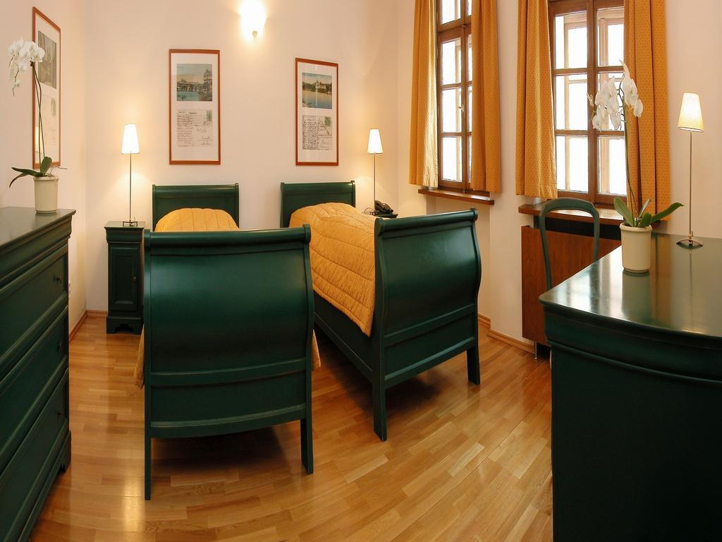 Rezidence Lundborg Hotel Praag Buitenkant foto