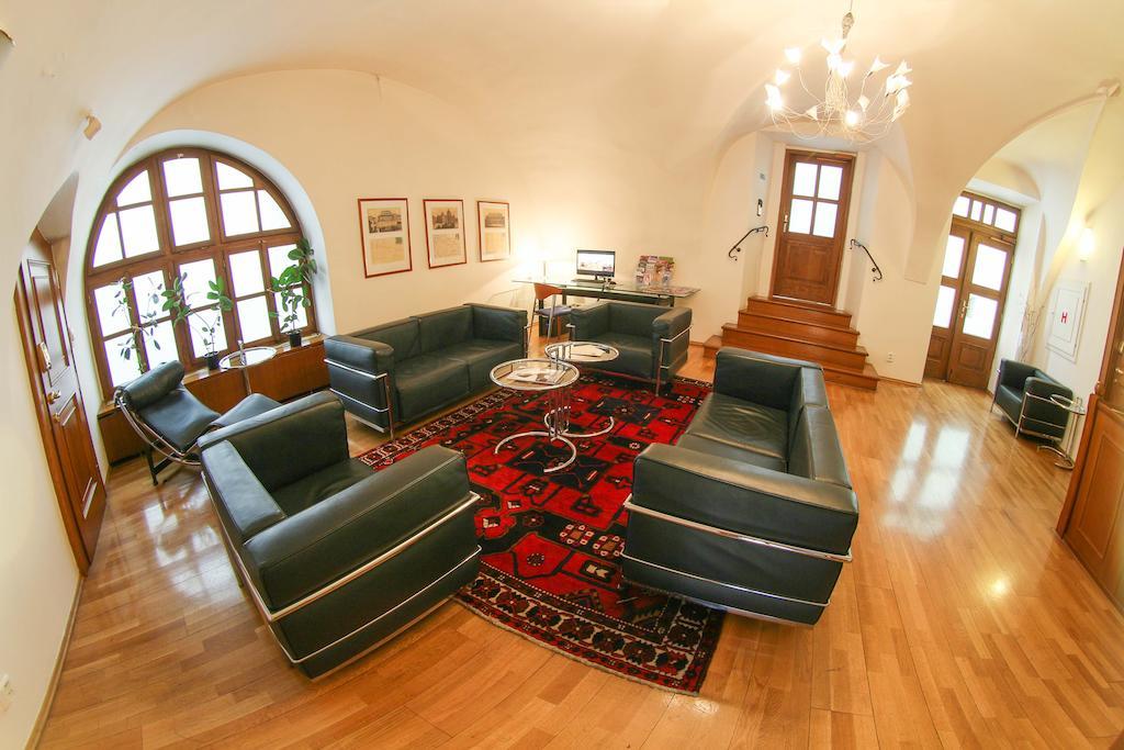 Rezidence Lundborg Hotel Praag Buitenkant foto